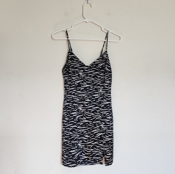 Abercrombie & Fitch Zebra Print Mini Slip Dress size XS Petites - Picture 1 of 4